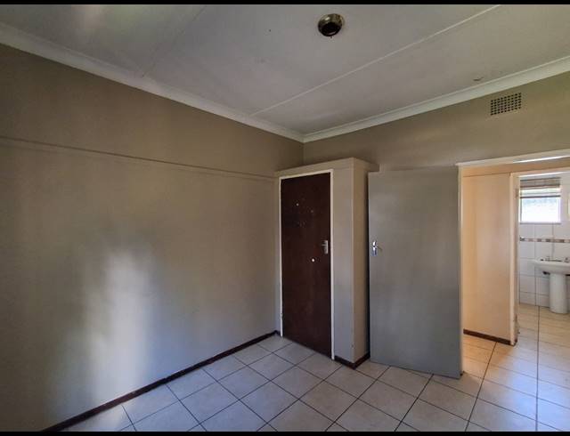 3 BEDROOM FREESTANDING FOR SALE IN STILFONTEIN EXT 3